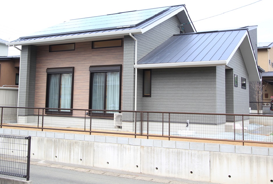 和風タイプの外観です　太陽光２０枚搭載（８．６ｋｗ）外観は洋風タイプもあります